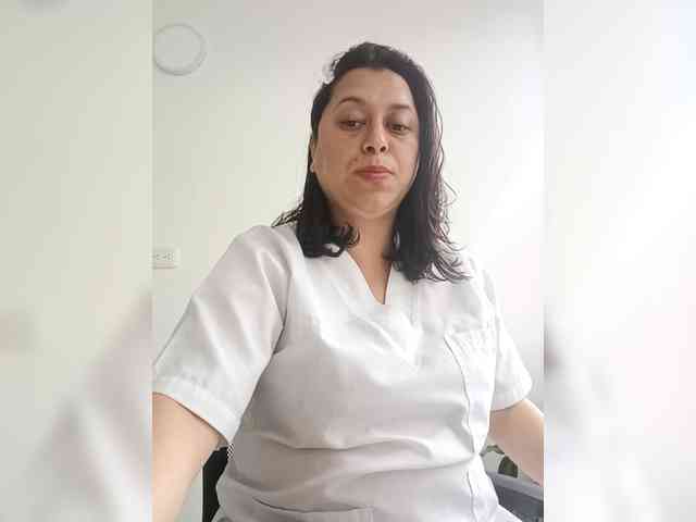 Queen-yess011 webcam