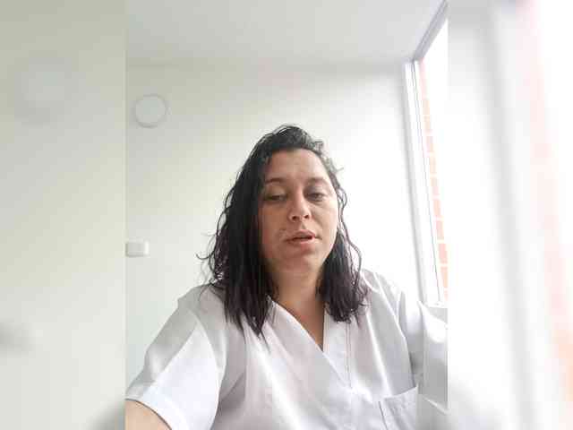 Queen-yess011 webcam