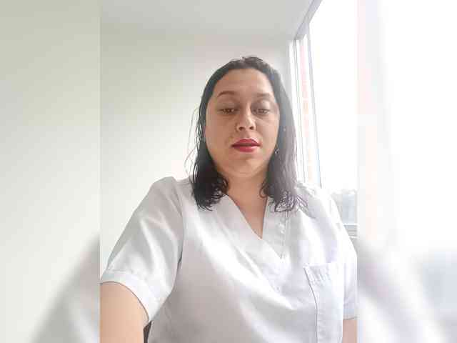 Queen-yess011 webcam