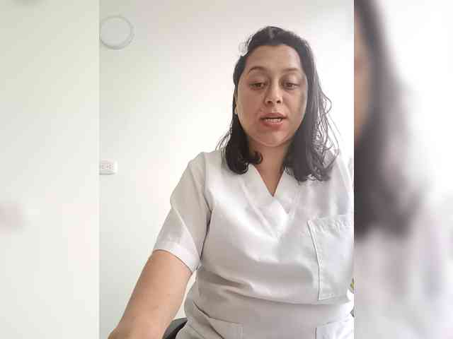 Queen-yess011 webcam
