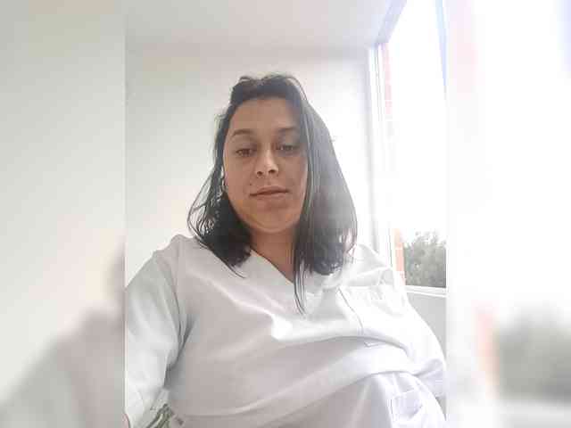 Queen-yess011 Live Webcam on BongaCams
