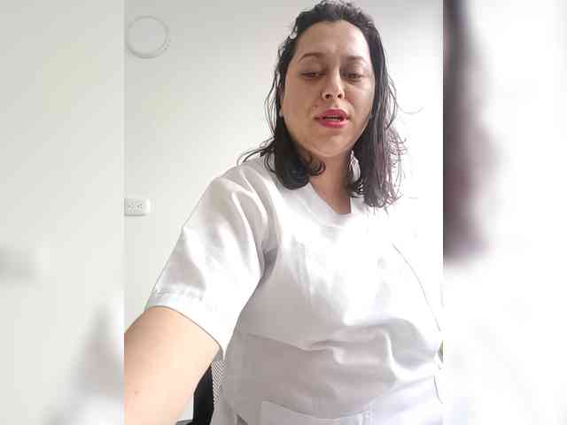 Queen-yess011 webcam