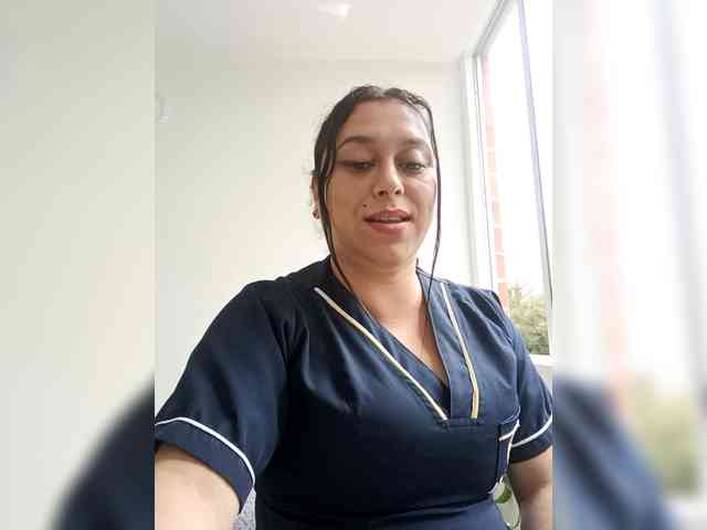 Queen-yess011 webcam