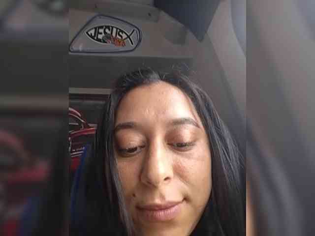Queen-yess011 webcam