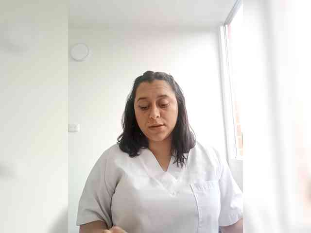 Queen-yess011 webcam