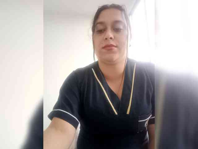 Queen-yess011 webcam