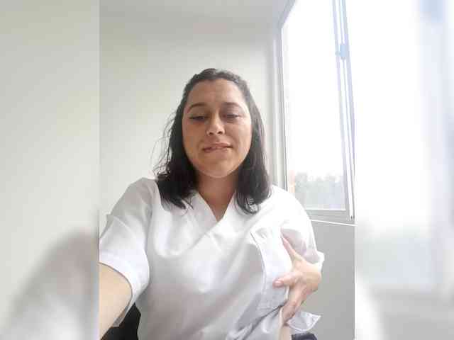 Queen-yess011 webcam