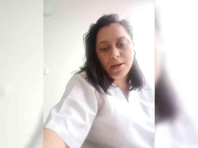 Queen-yess011 webcam