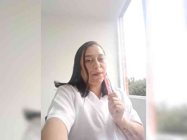 Queen-yess011 Live Webcam on BongaCams