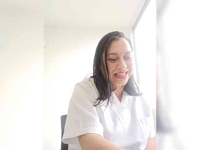 Queen-yess011 webcam