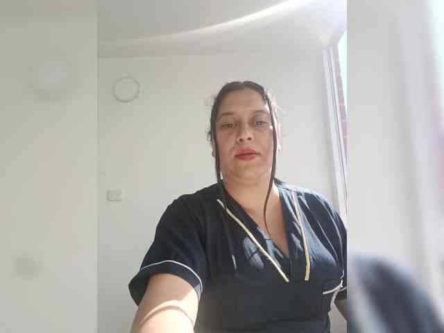 Queen-yess011 webcam