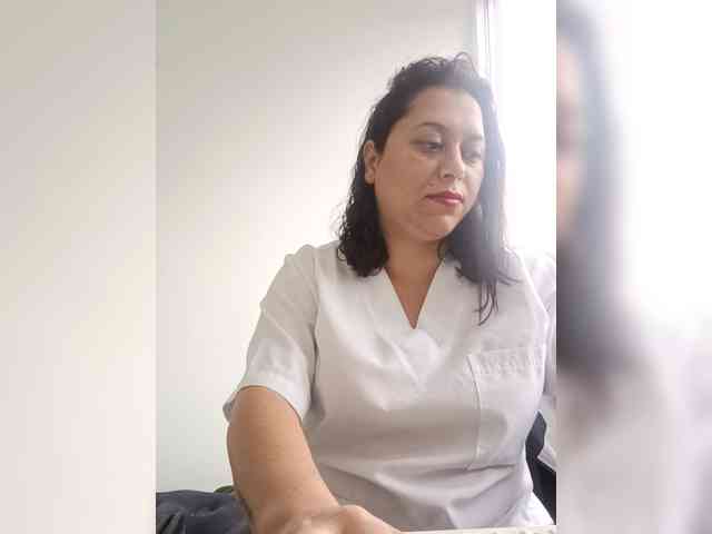 Queen-yess011 webcam