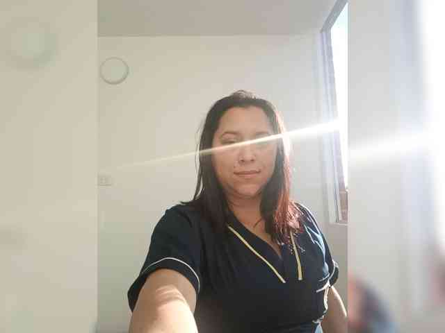 Queen-yess011 webcam
