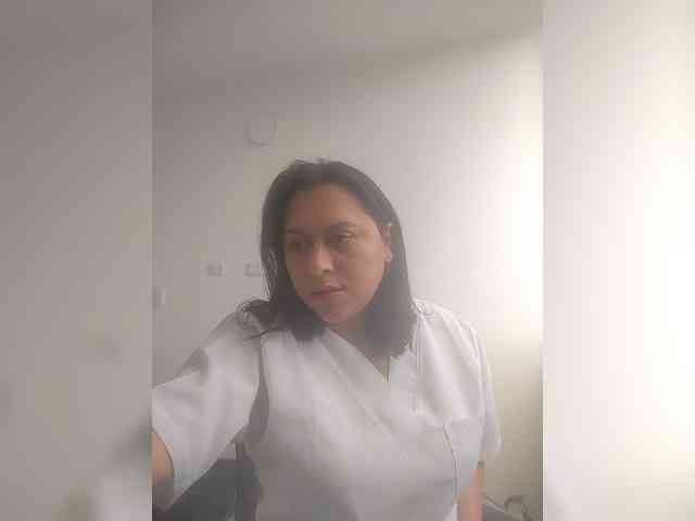Queen-yess011 webcam