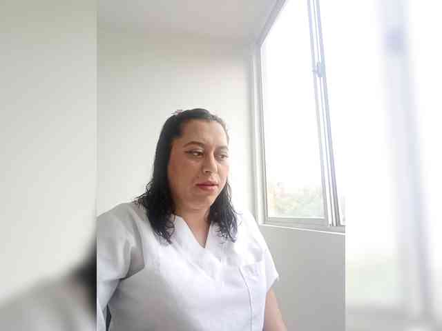 Queen-yess011 webcam