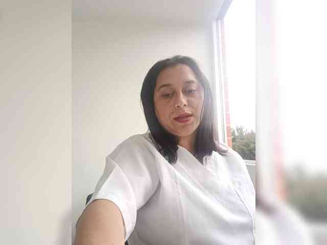 Queen-yess011 Live Webcam on BongaCams