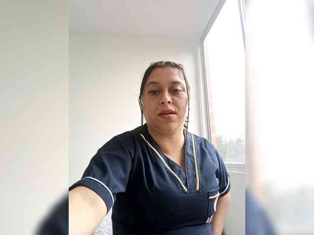 Queen-yess011 webcam