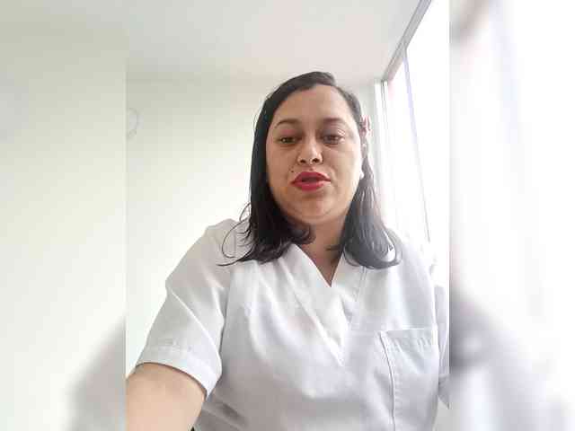 Queen-yess011 webcam