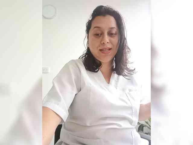 Queen-yess011 webcam