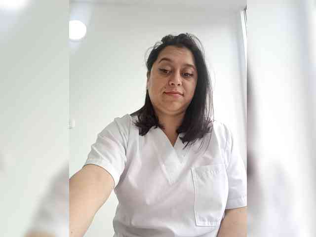 Queen-yess011 webcam