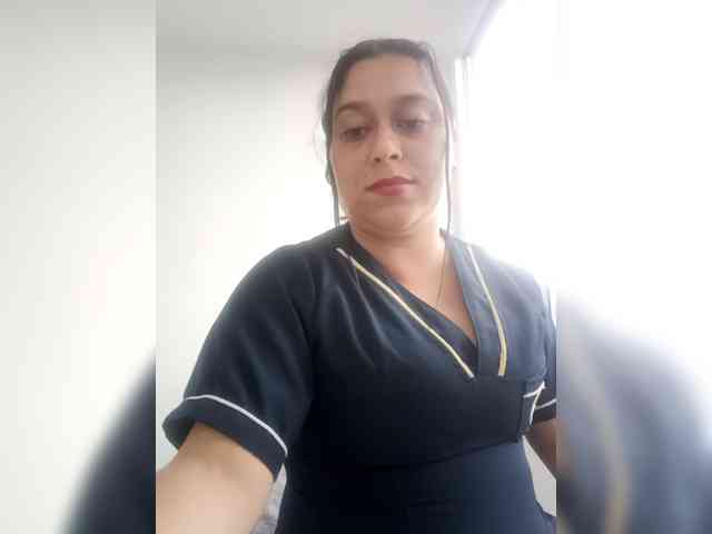 Queen-yess011 webcam