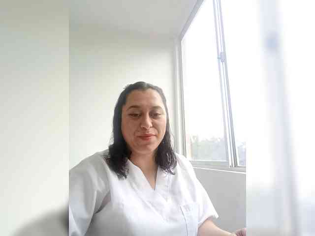 Queen-yess011 webcam