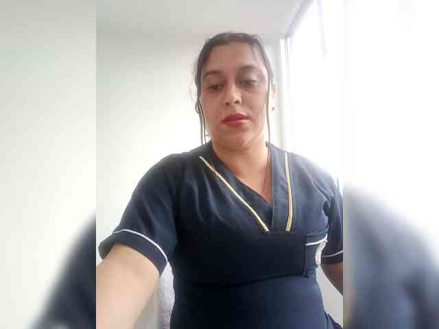 Queen-yess011 webcam