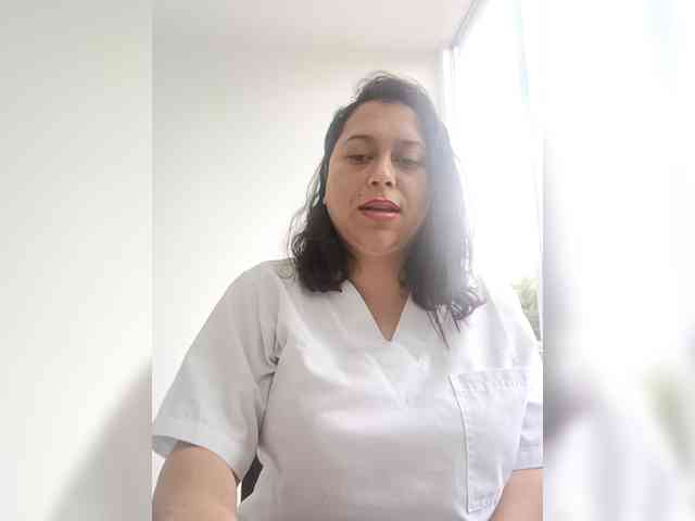 Queen-yess011 webcam