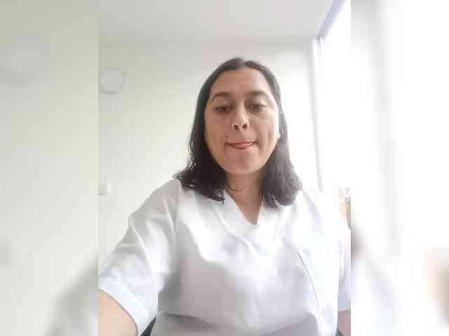 Queen-yess011 webcam