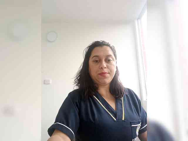 Queen-yess011 webcam