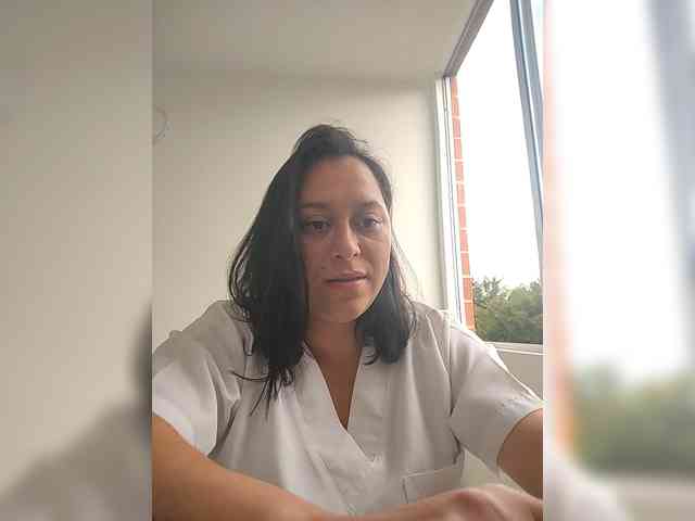 Queen-yess011 webcam