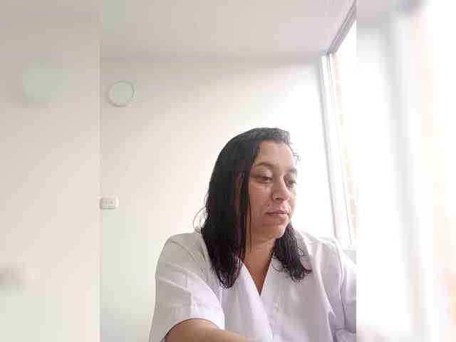 Queen-yess011 webcam