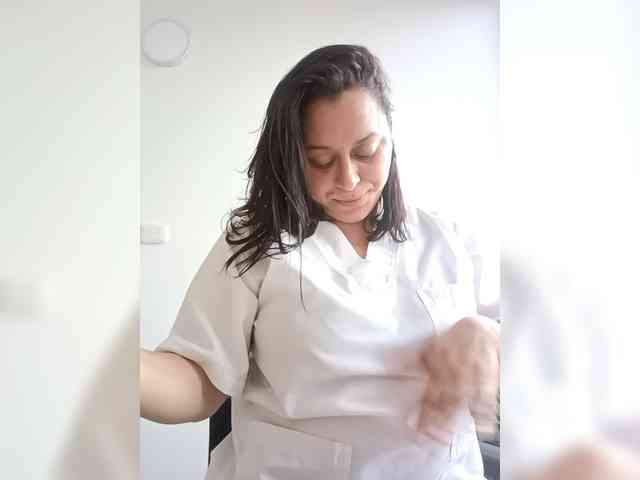 Queen-yess011 webcam