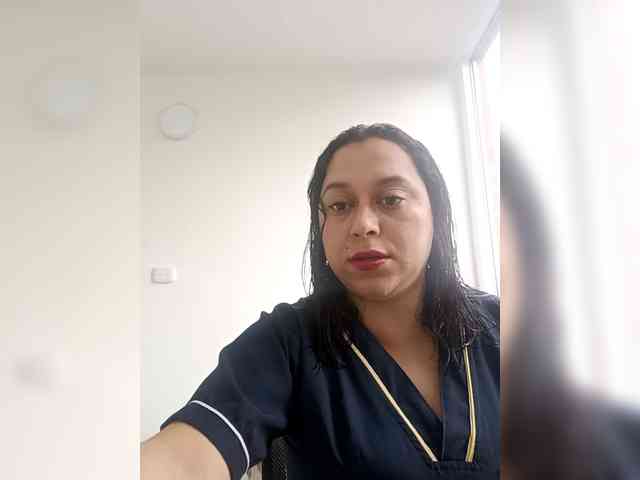 Queen-yess011 webcam