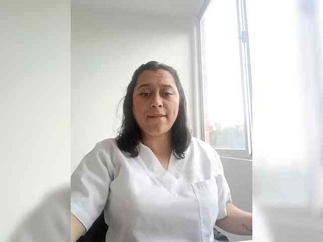 Queen-yess011 webcam