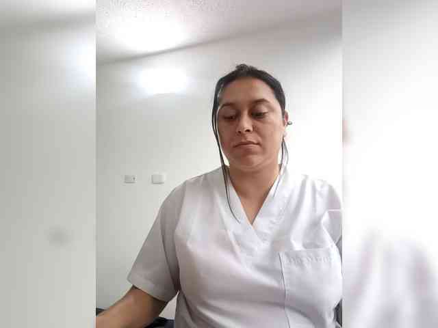 Queen-yess011 webcam