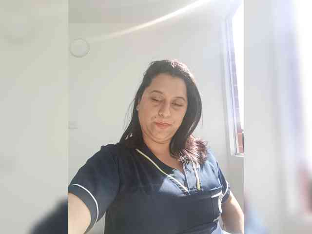 Queen-yess011 webcam