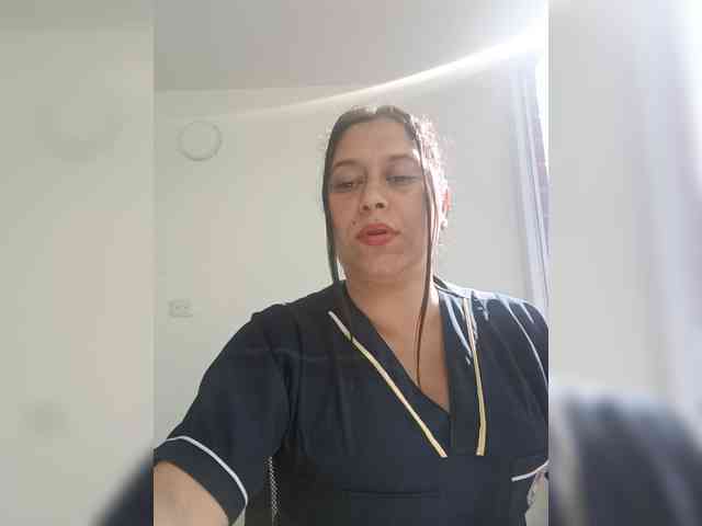 Queen-yess011 webcam