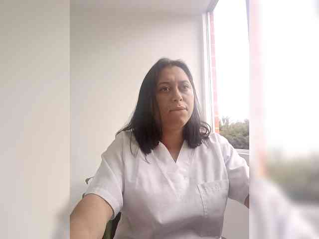 Queen-yess011 webcam