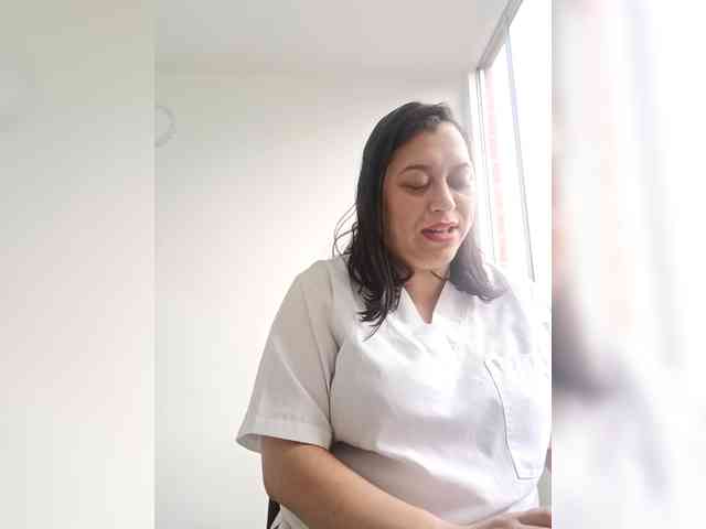Queen-yess011 webcam