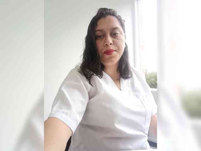 Queen-yess011 webcam