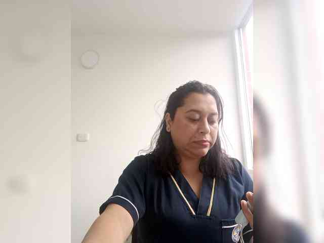 Queen-yess011 webcam