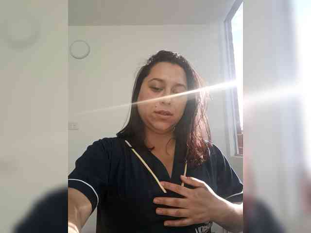 Queen-yess011 webcam