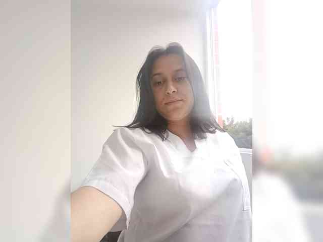 Queen-yess011 webcam
