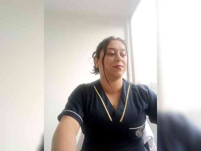 Queen-yess011 webcam