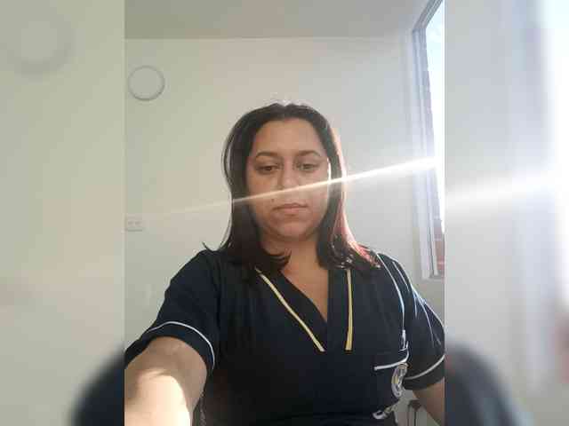 Queen-yess011 webcam