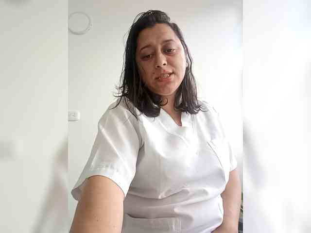 Queen-yess011 webcam
