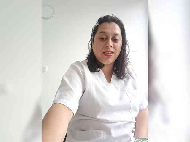 Queen-yess011 webcam