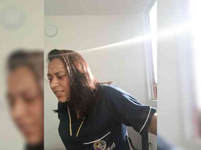Queen-yess011 webcam