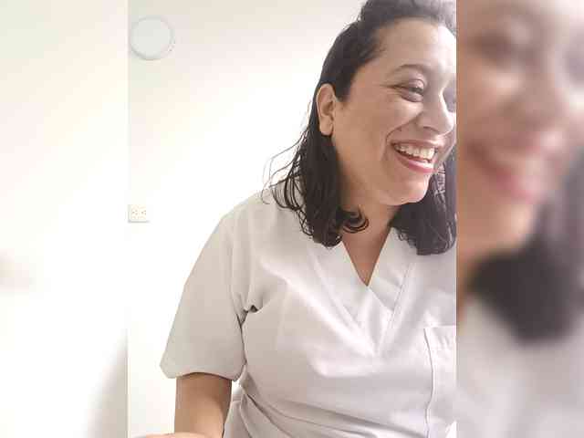 Queen-yess011 webcam